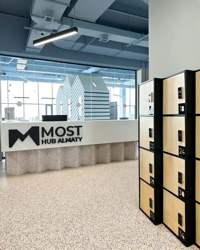 MOST IT Hub, Office, interior image 11